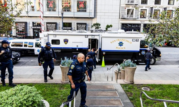 샌프란시스코 경찰이 유니언스퀘어 주변을 순찰하고 있다.｜Ethan Swope/Getty Images/연합뉴스