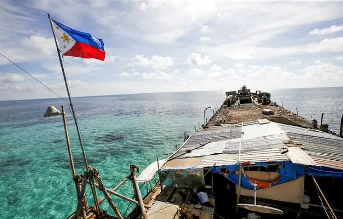 필리핀과 중국은 남중국해 스프래틀리(중국명 난사·필리핀명 칼라얀) 제도의 세컨드 토머스 암초에 좌초된 필리핀 해군 함정을 두고 첨예한 갈등을 벌이고 있다.｜Erik De Castro/Reuters/연합뉴스