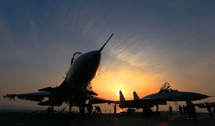 중국 해군력의 핵심이라 불리는 항모 탑재용 전투기 J15 전투기｜AFP via Getty Images/연합뉴스