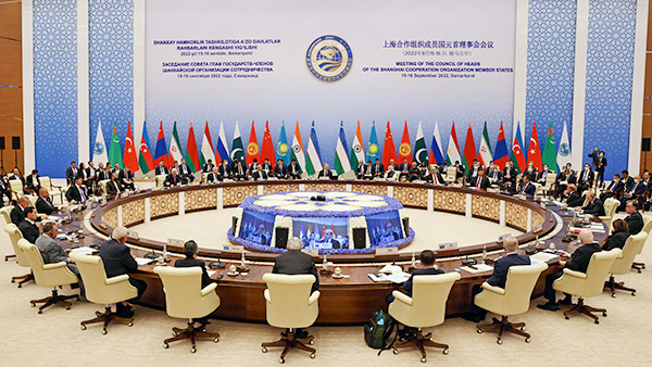 2022년 9월 16일, 우즈베키스탄 수도 사마르칸트에서 열린 상하이협력기구(Shanghai Cooperation Organisation) 정상회의 확대회의가 열렸다. | SERGEI BOBYLYOV/SPUTNIK/AFP via Getty Images=연합