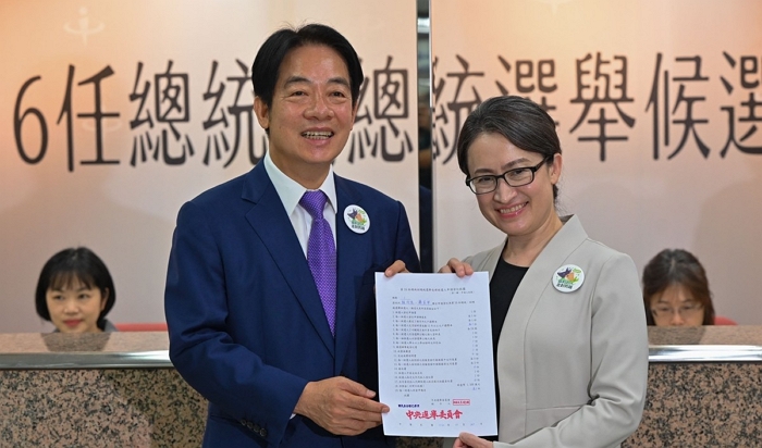 대만 집권당인 민주진보당(민진당) 라이칭더 총통 후보(왼쪽)와 샤오메이친 부총통 후보 | 연합뉴스