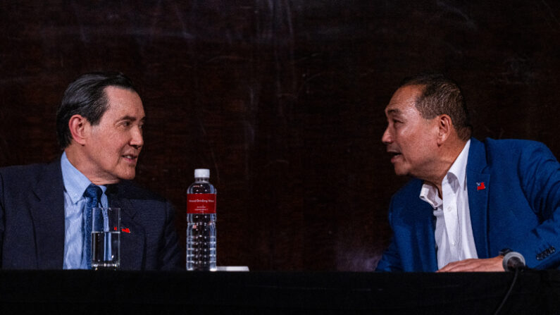 마잉주 전 대만 총통(왼쪽). | Annabelle Chih/Getty Images