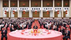 시진핑에 등돌리고 앉은 남성들 정체는? “정권 현주소 보여준 화면”