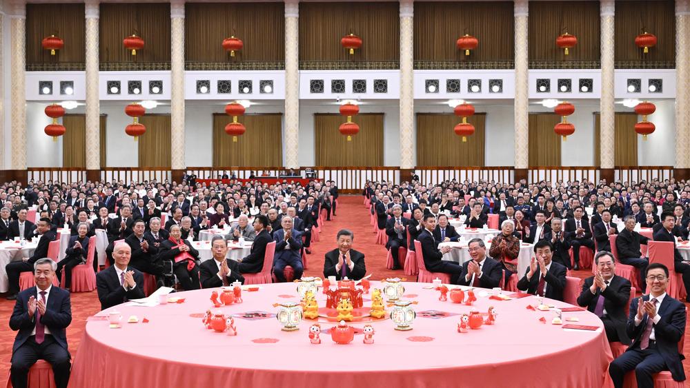 시진핑에 등돌리고 앉은 남성들 정체는? "정권 현주소 보여준 화면"