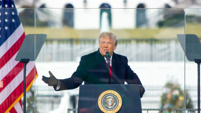도널드 트럼프 당시 대통령이 지난 1월 6일(현지시각) '세이브 아메리카'(Save America ·미국을 구하라) 대회에서 연설하고 있다. | Lisa Fan/The Epoch Times